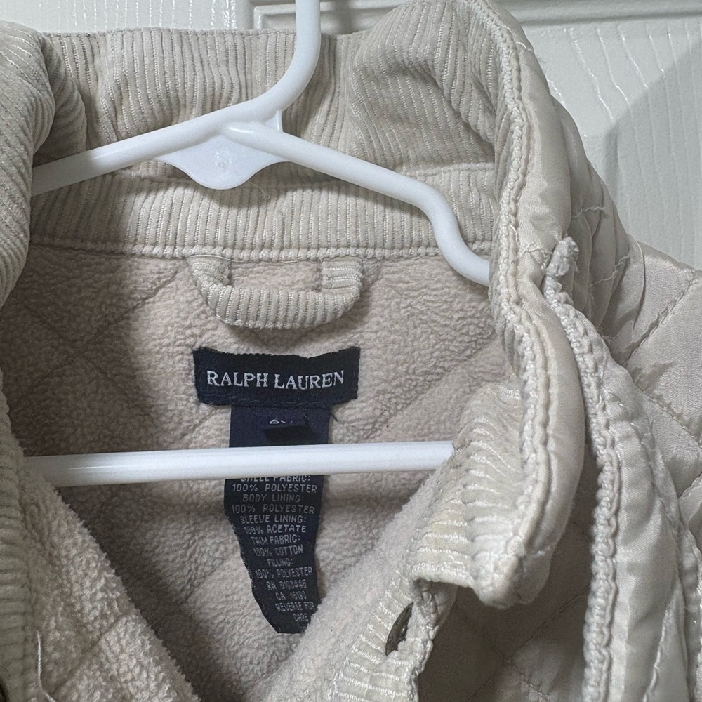 Ralph Lauren Cream Puffer Jacket with Diamond Quilting - Picture 3 of 11